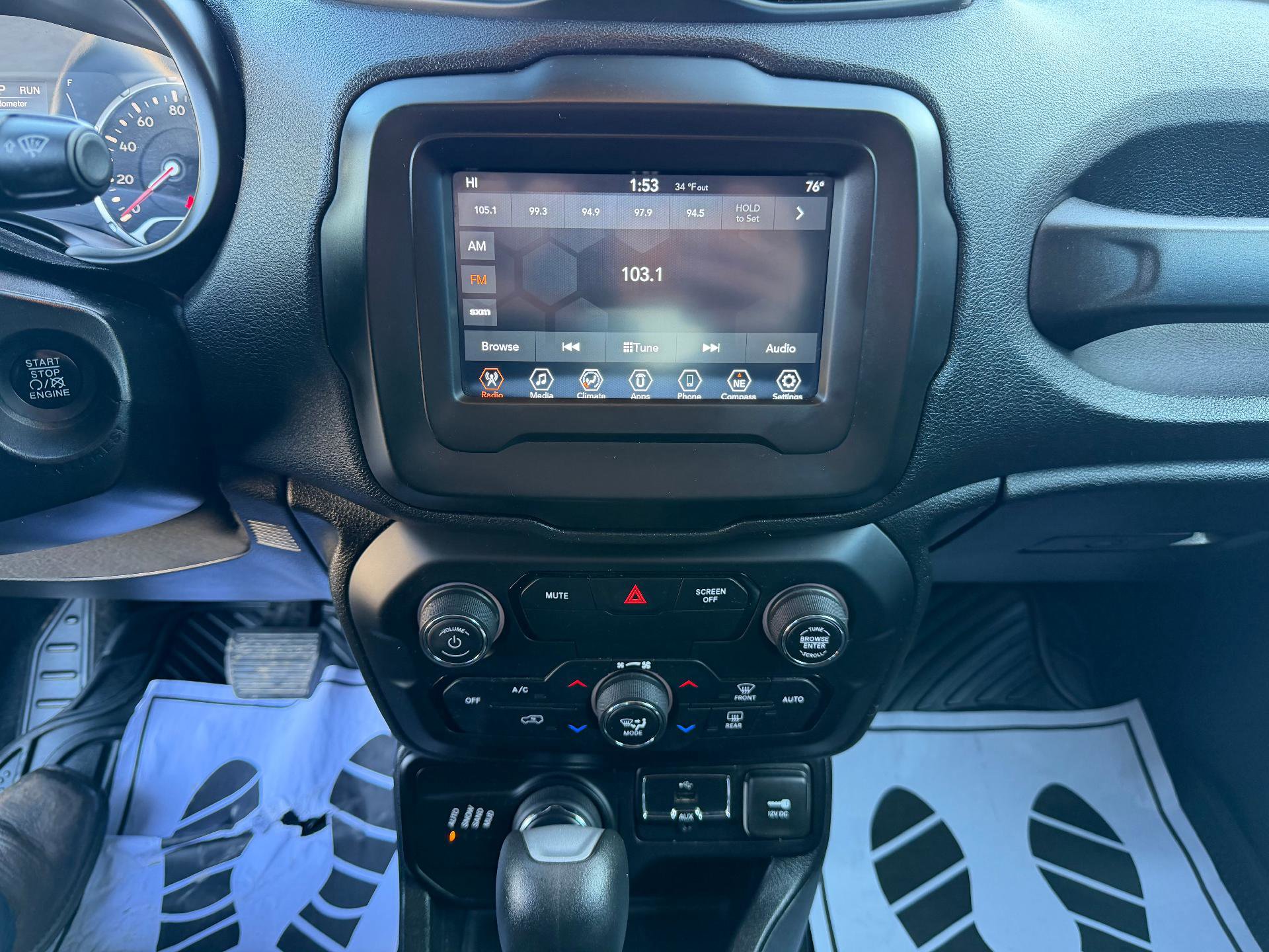 Used 2018 Jeep Renegade Altitude image 23