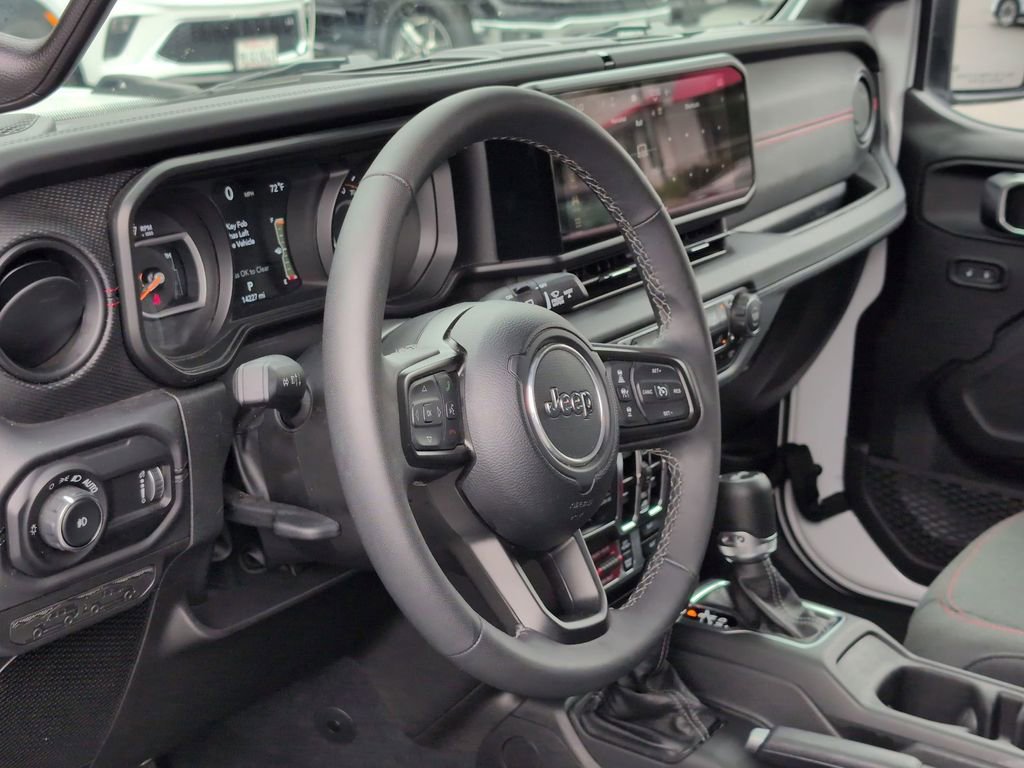 Used 2025 Jeep Wrangler Unlimited Rubicon image 15