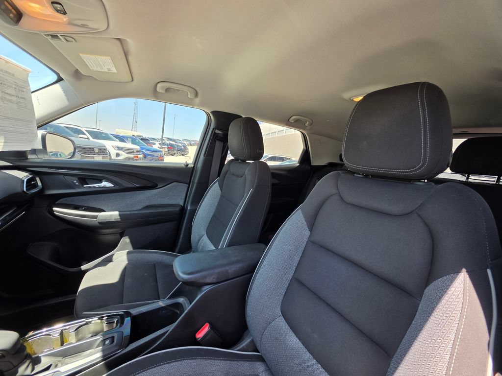 Used 2023 Chevrolet TrailBlazer LT w/ LPO, Blackout Package AWD/4WD image 15