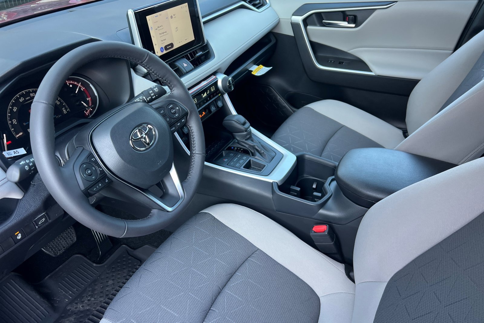 New 2025 Toyota RAV4 XLE w/ Convenience Package image 7
