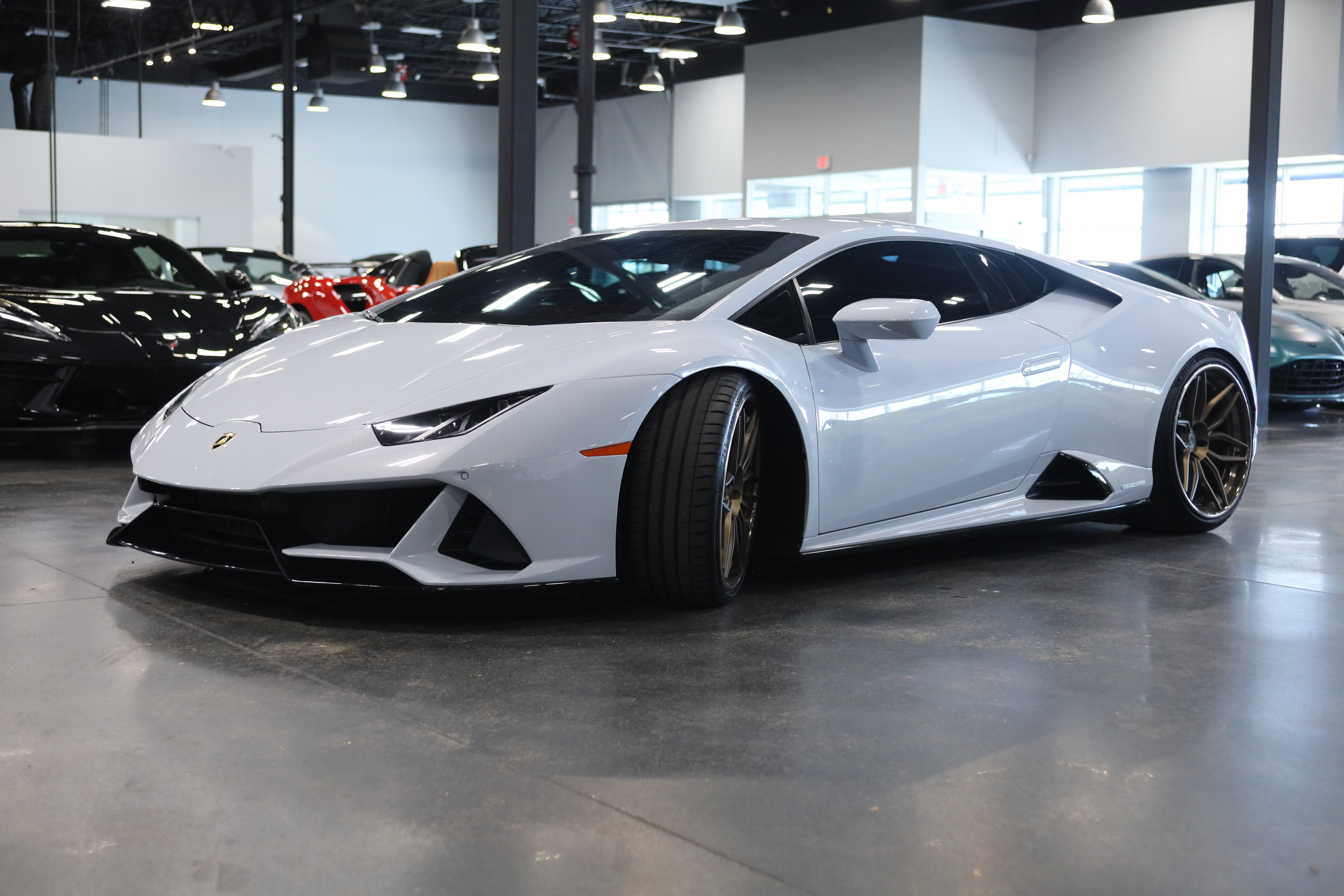 Used 2021 Lamborghini Huracan EVO AWD/4WD image 3