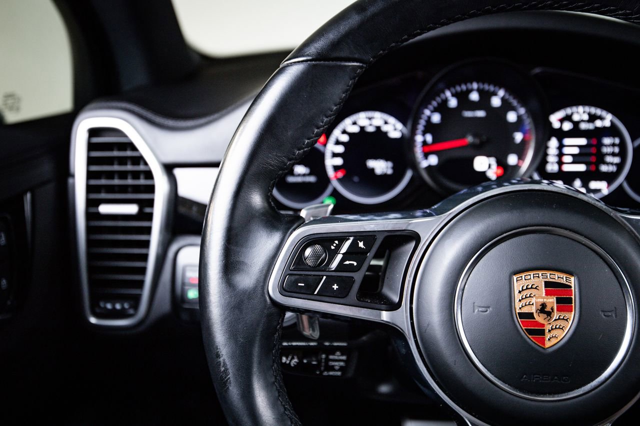 Certified 2023 Porsche Cayenne S Platinum image 17