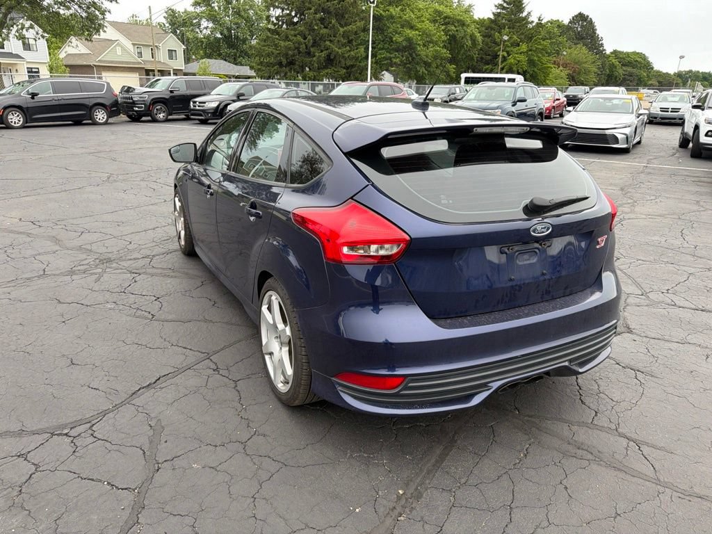 Used 2017 Ford Focus ST w/ Equipment Group 401A FWD image 8