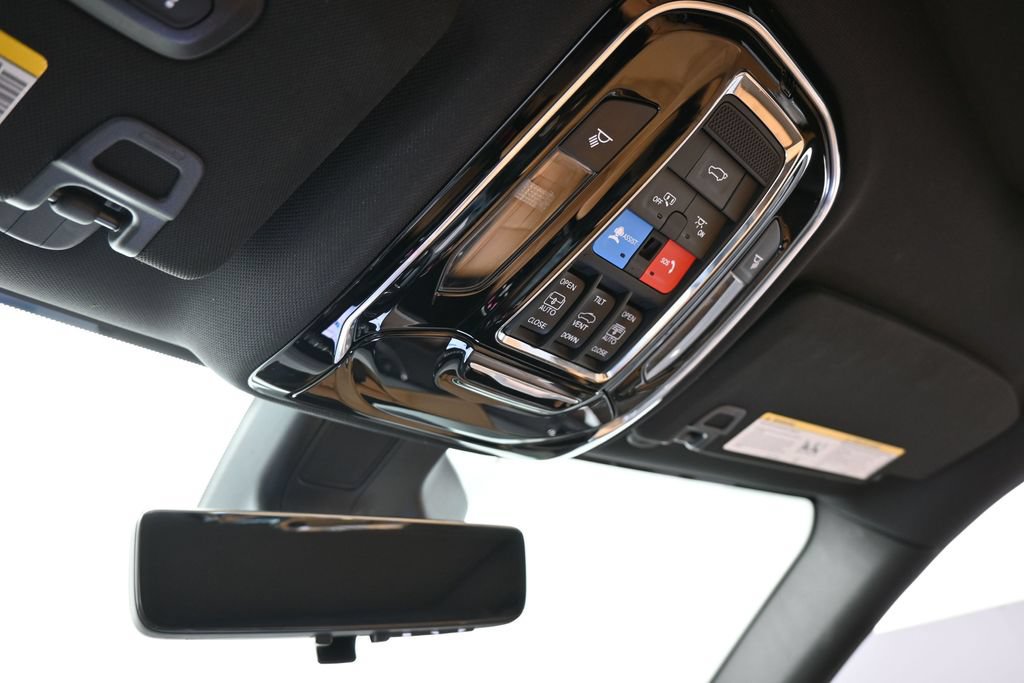 Used 2024 Jeep Grand Cherokee Summit w/ Adv Protech Group IV AWD/4WD image 30