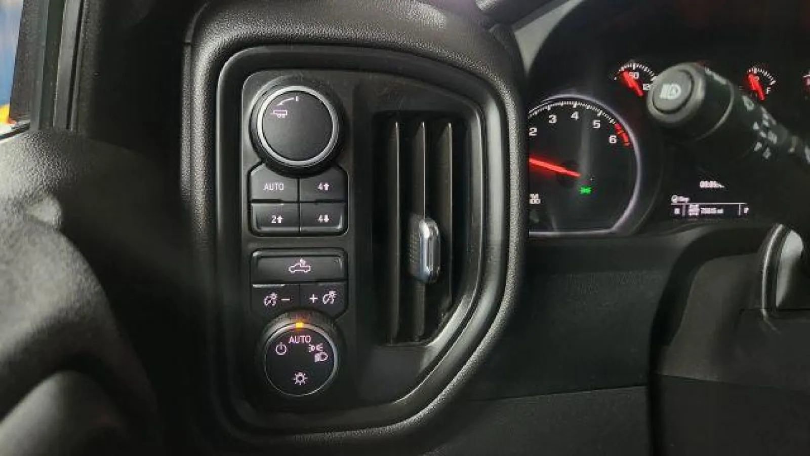 Used 2022 Chevrolet Silverado 1500 Custom Trail Boss image 39