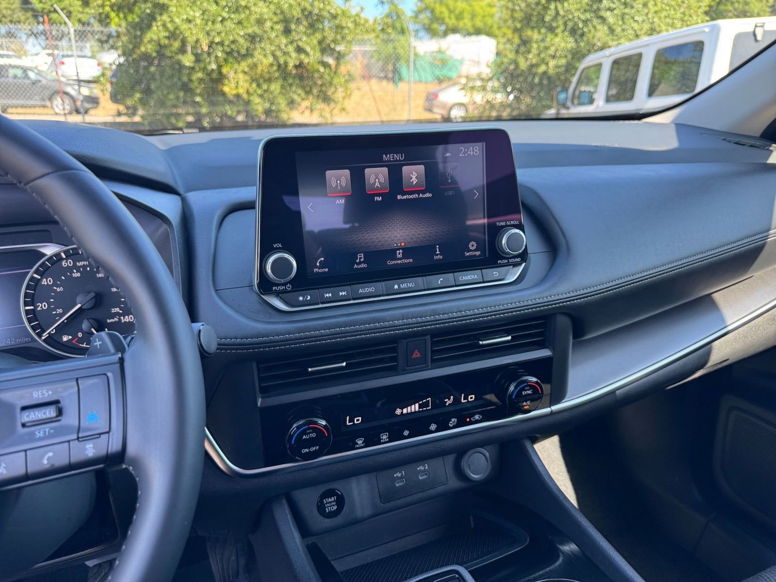 Used 2025 Nissan Rogue SV image 17