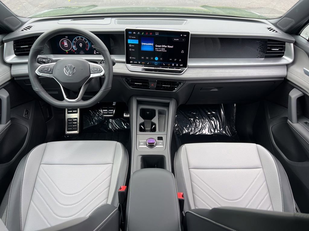 New 2026 Volkswagen Tiguan SE R-Line FWD image 25