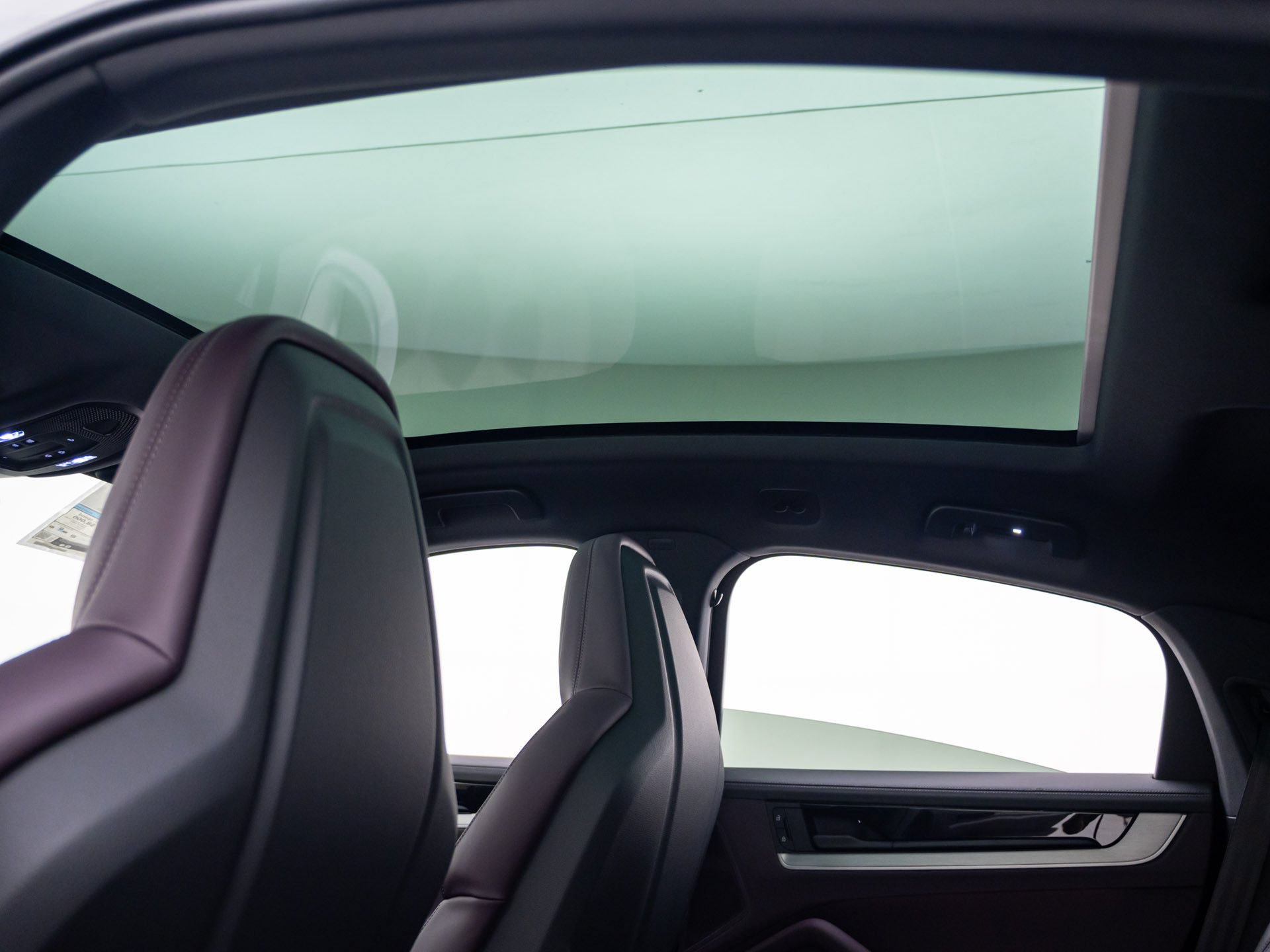 New 2026 Porsche Cayenne Coupe AWD/4WD image 17