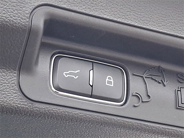 Used 2022 Ford Explorer Limited w/ Limited Technology Package image 30