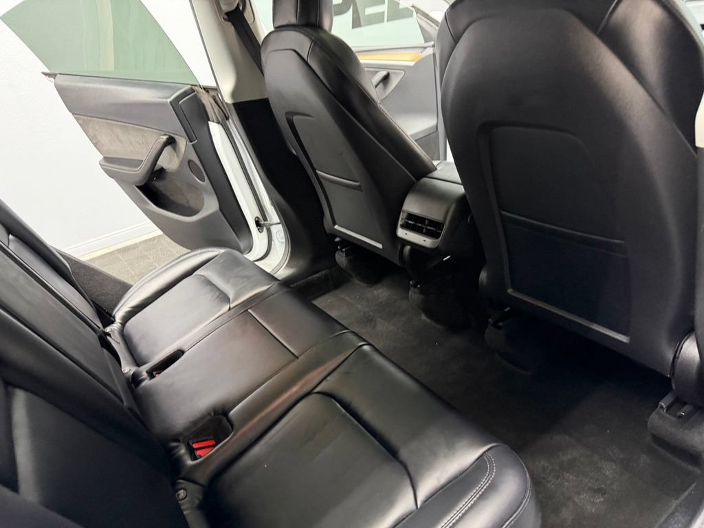 Used 2023 Tesla Model Y Long Range AWD/4WD image 43