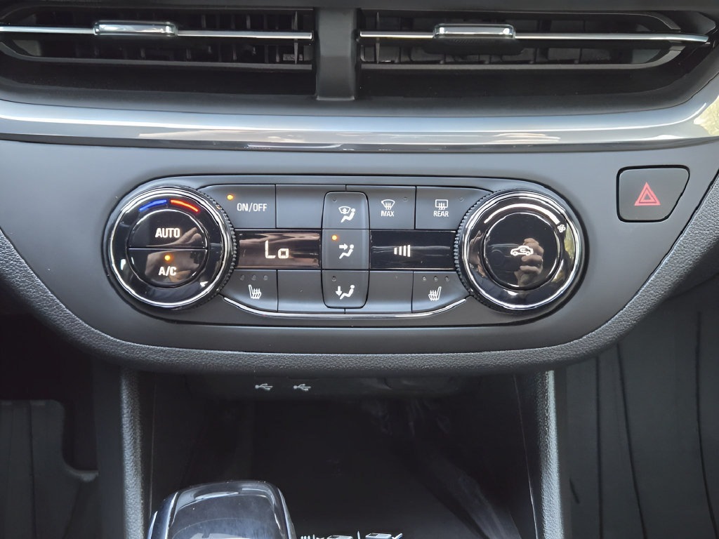 Used 2024 Buick Envista Preferred w/ Convenience I Package FWD image 17