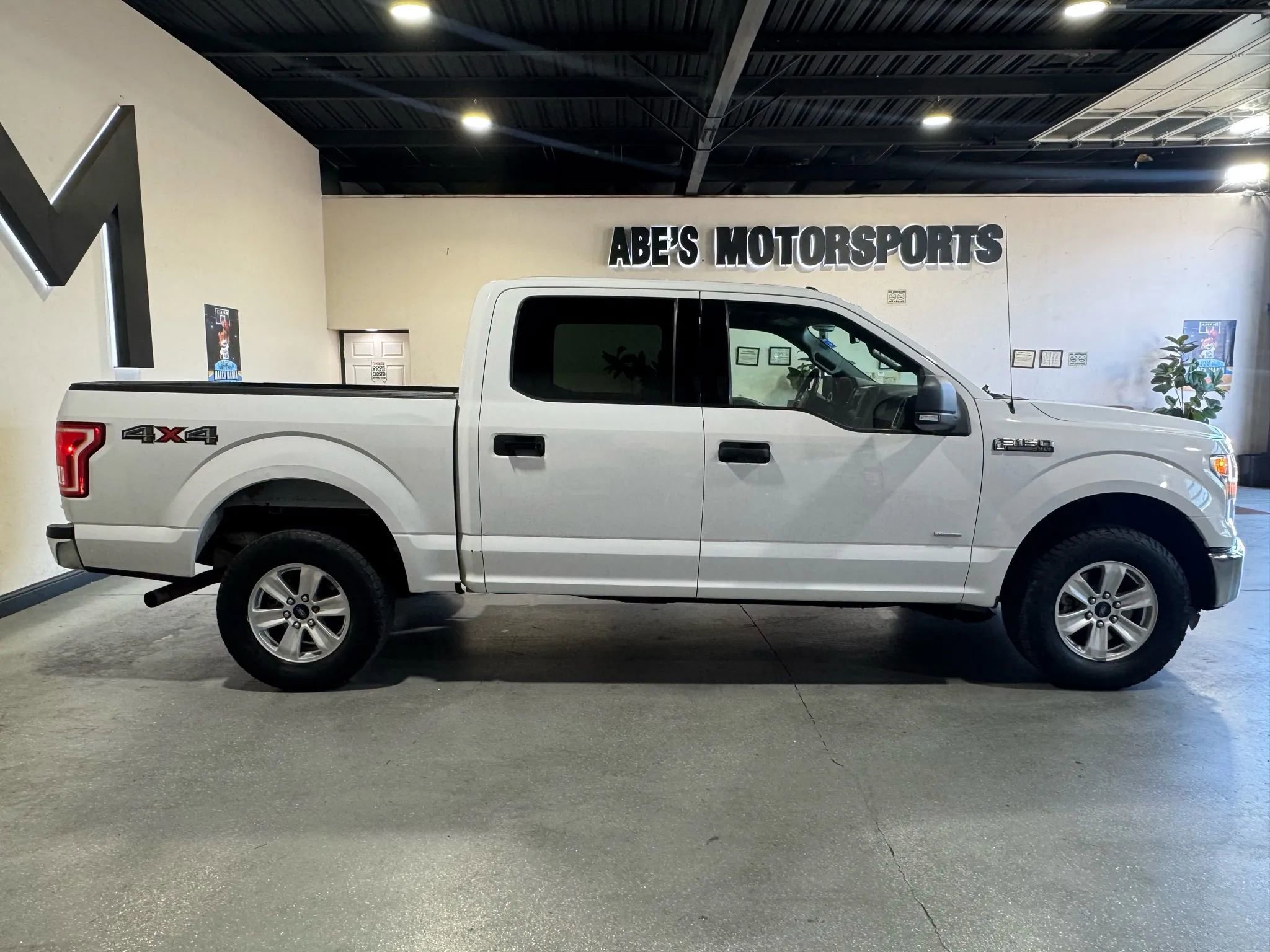 Used 2015 Ford F150 XLT w/ Equipment Group 301A Mid AWD/4WD image 7