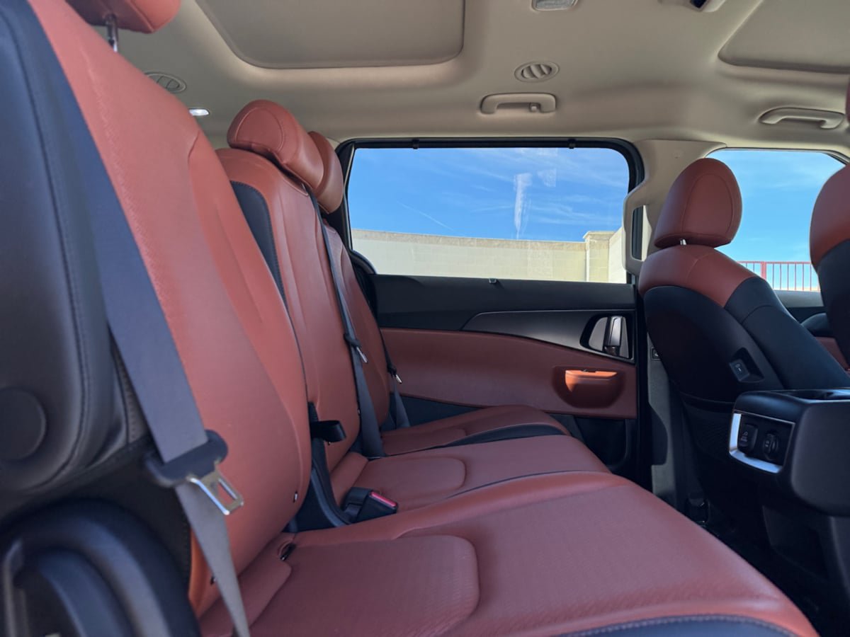 Used 2025 Kia Carnival SX Prestige FWD image 19