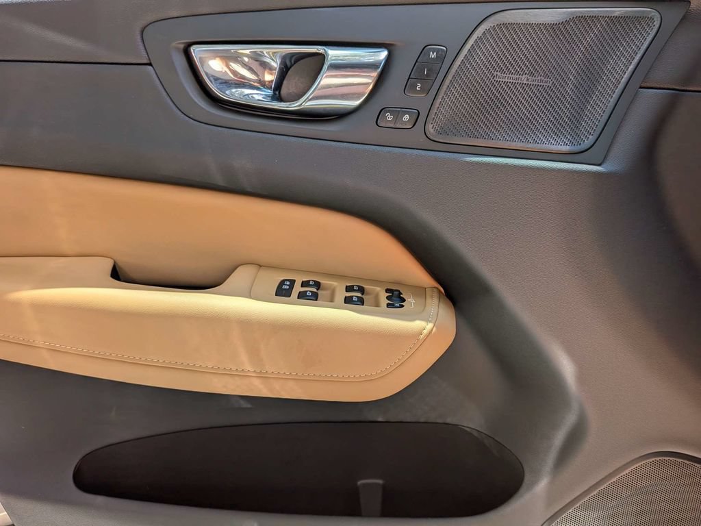 Used 2021 Volvo XC60 T5 Inscription w/ Protection Package Premier FWD image 31