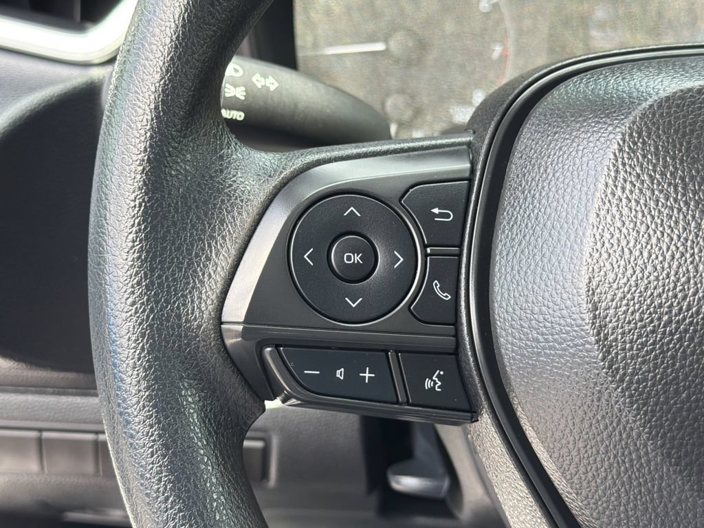 Used 2025 Toyota Corolla LE FWD image 23