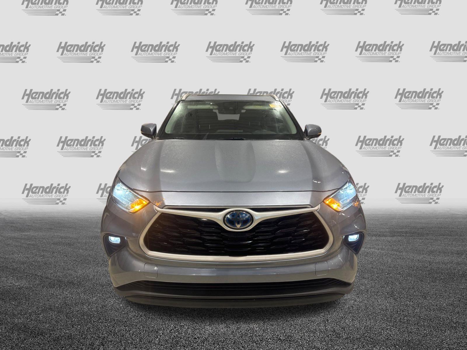 Used 2022 Toyota Highlander XLE FWD image 39