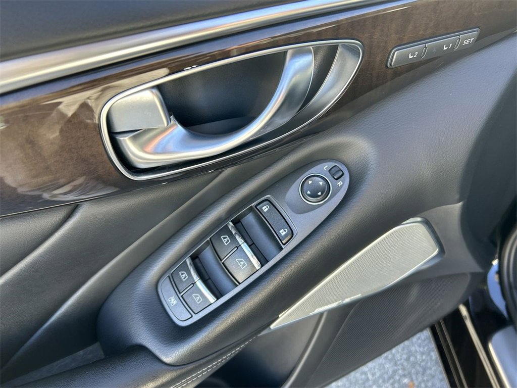 Used 2017 INFINITI Q50 3.0t Premium w/ Driver Assistance Package image 16