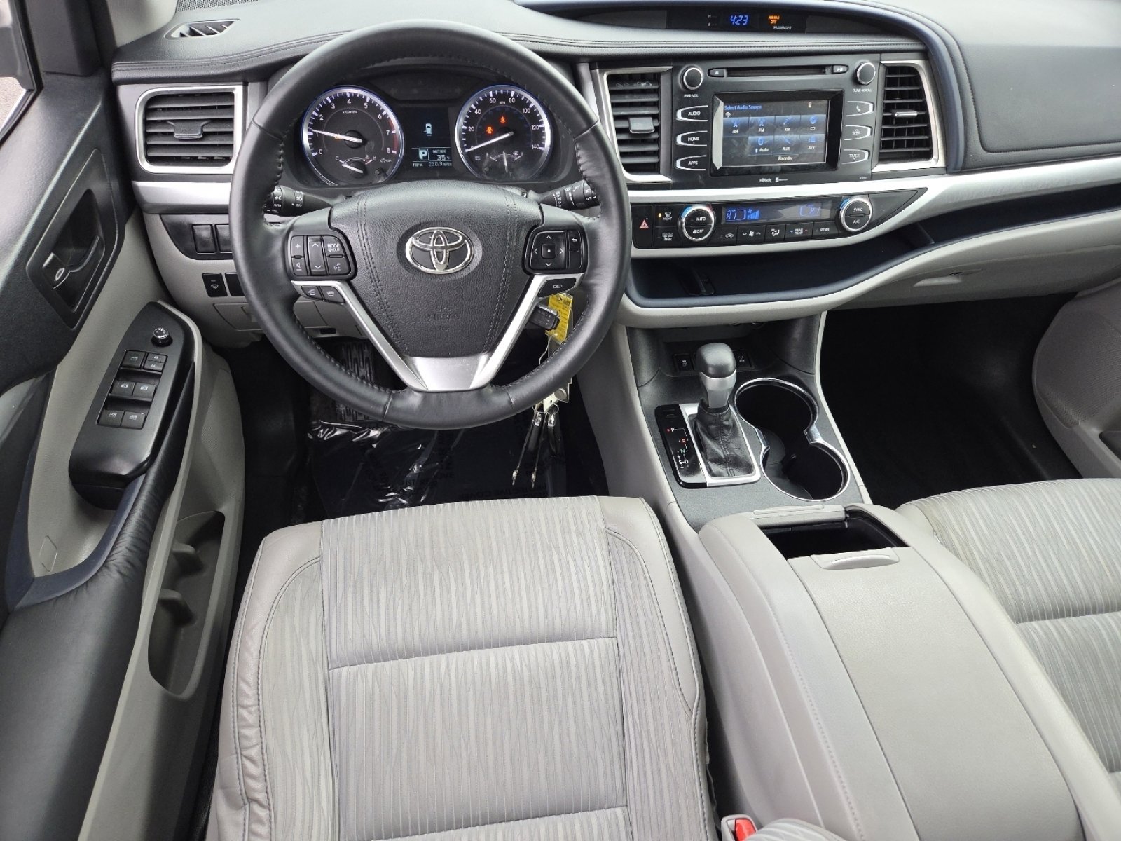 Used 2015 Toyota Highlander Plus image 25