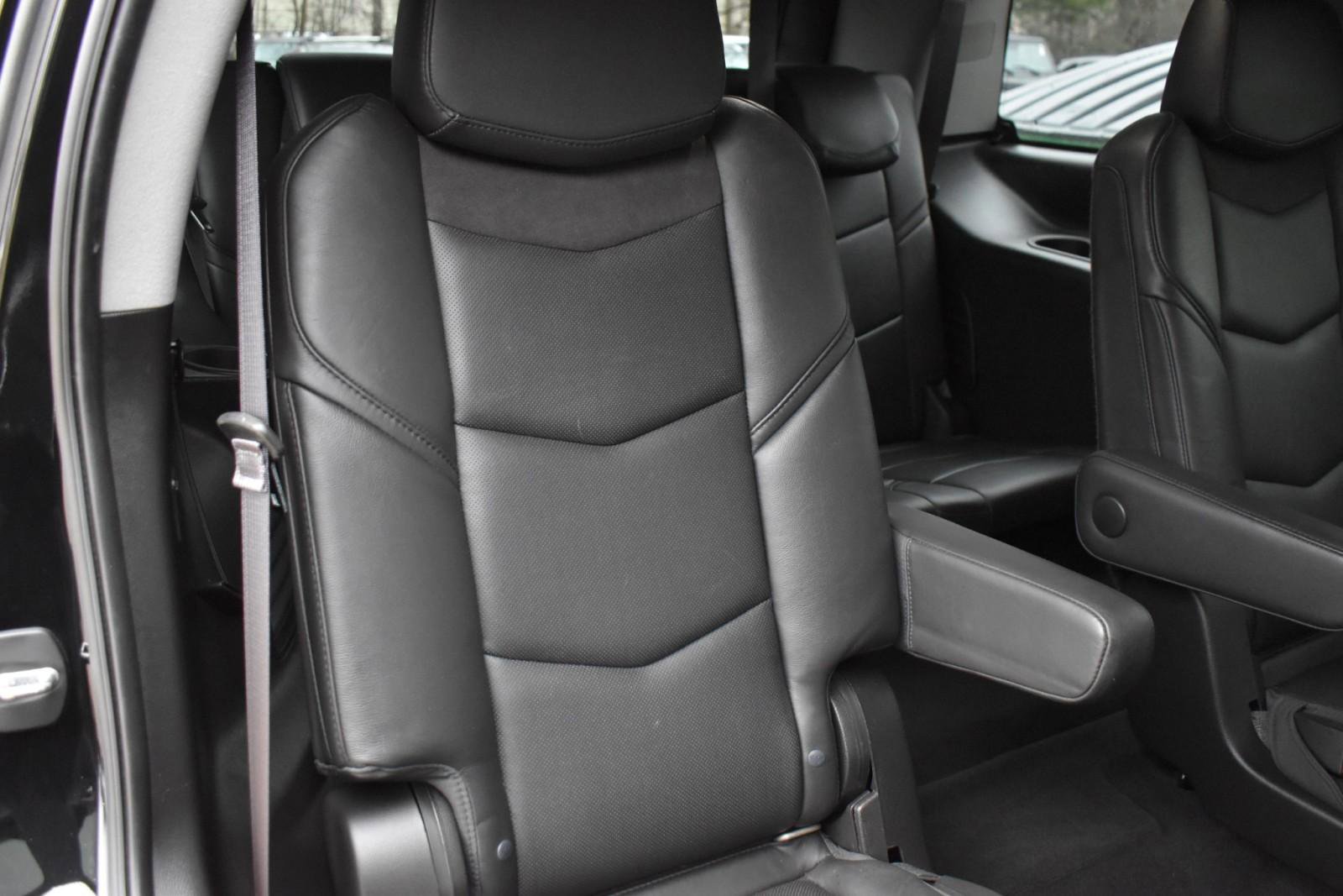 Used 2017 Cadillac Escalade Luxury image 46