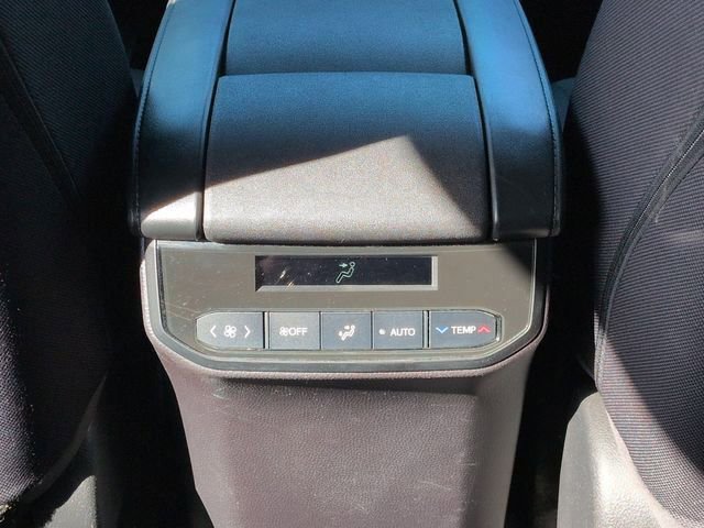 Used 2023 Toyota Highlander LE image 18