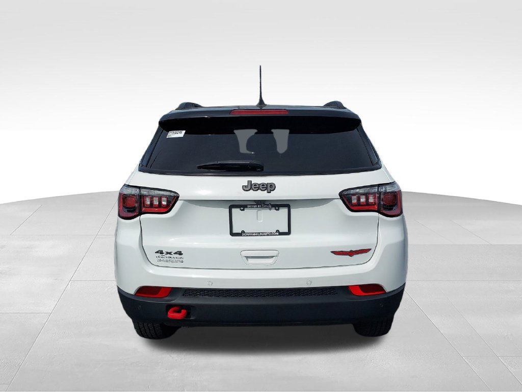 Used 2023 Jeep Compass Trailhawk w/ Sun and Sound Group AWD/4WD image 4
