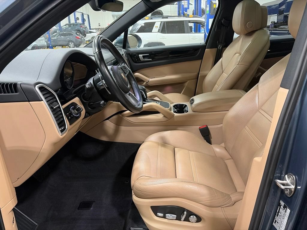 Used 2020 Porsche Cayenne AWD/4WD image 10