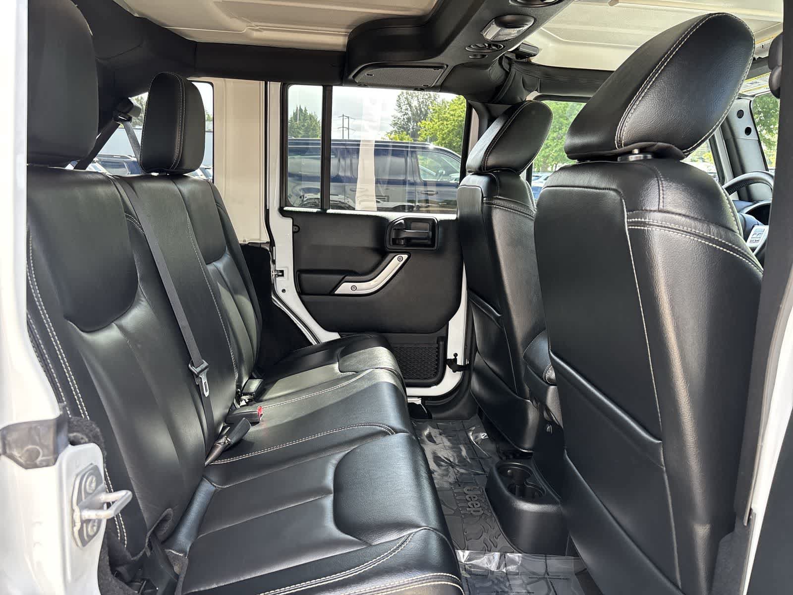 Certified 2016 Jeep Wrangler Unlimited Rubicon AWD/4WD image 6