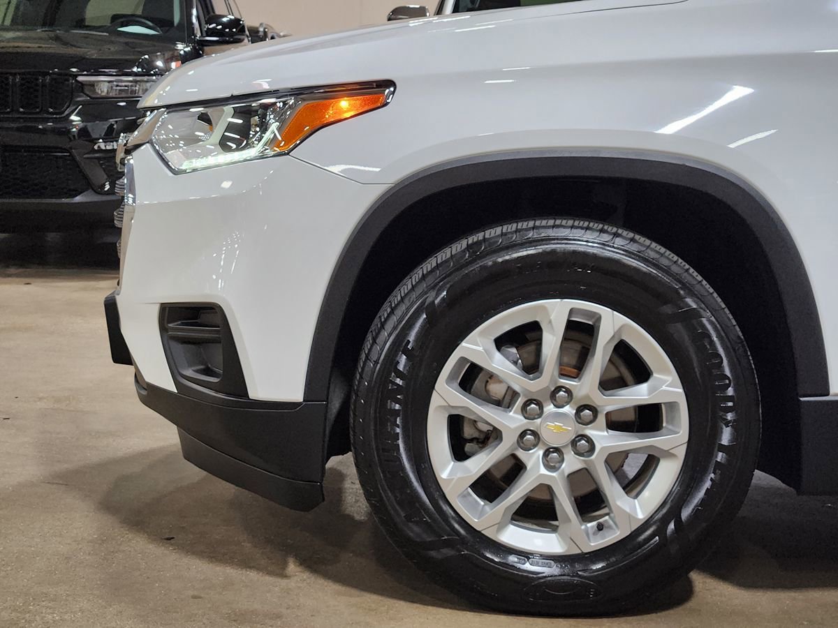 Used 2018 Chevrolet Traverse LS FWD image 5