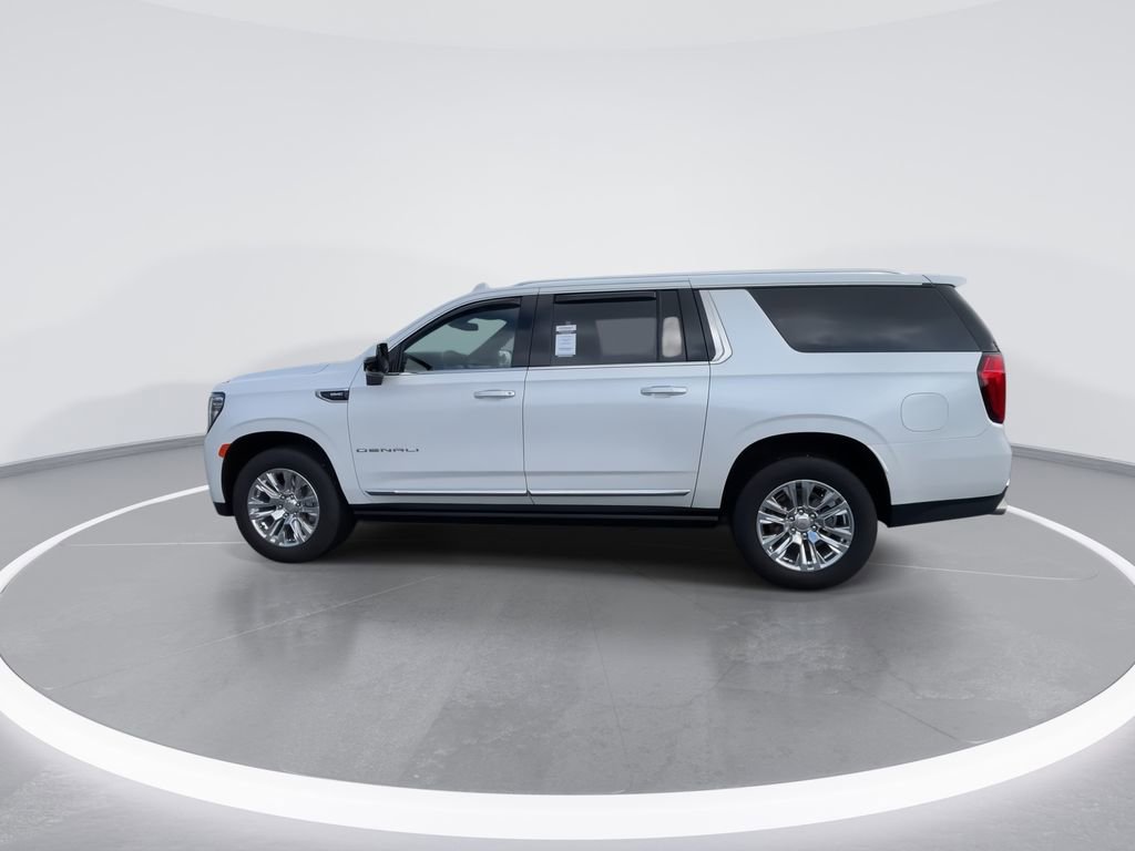 Used 2022 GMC Yukon XL Denali AWD/4WD image 5