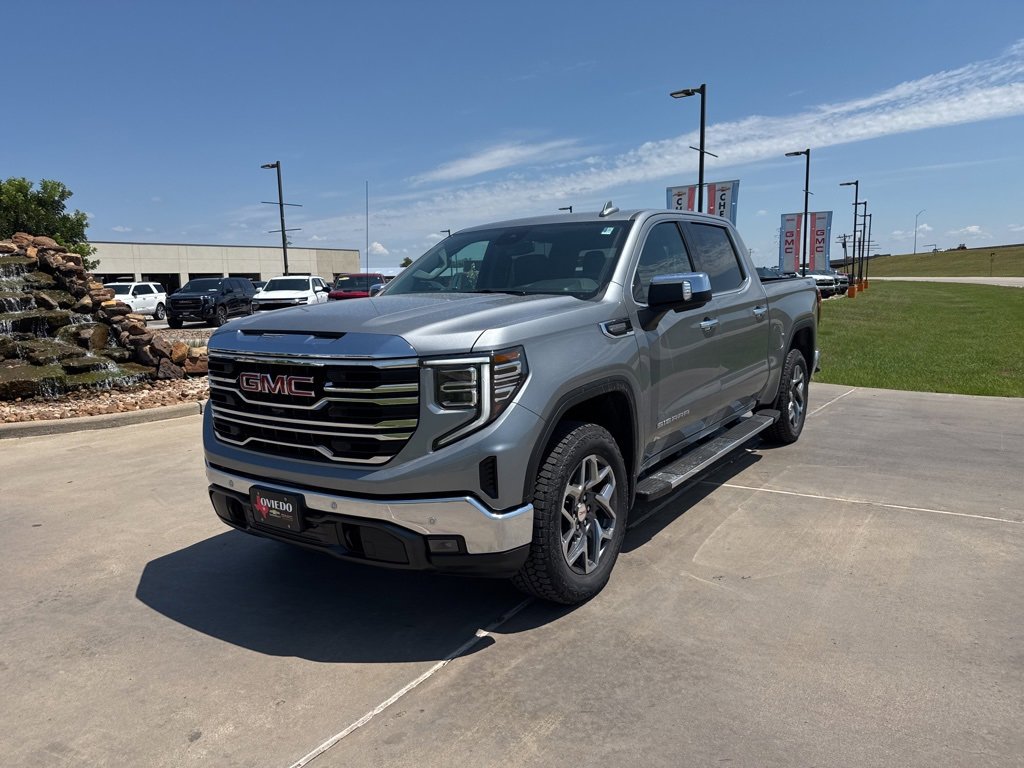 New 2026 GMC Sierra 1500 SLT image 2