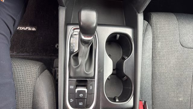 Used 2020 Hyundai Santa Fe SE image 25
