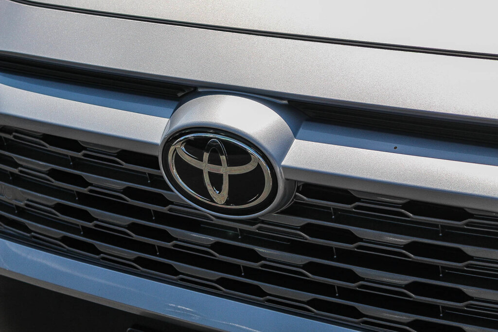 Certified 2021 Toyota RAV4 Limited FWD image 24