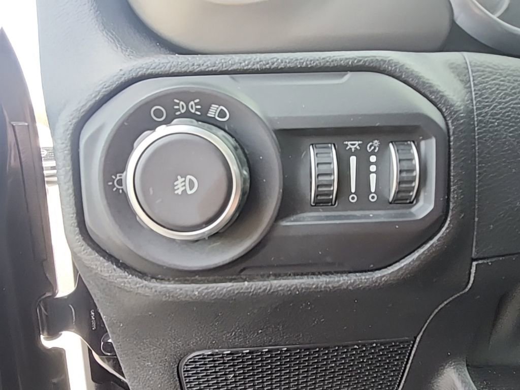 Used 2018 Jeep Wrangler Unlimited Sport AWD/4WD image 27