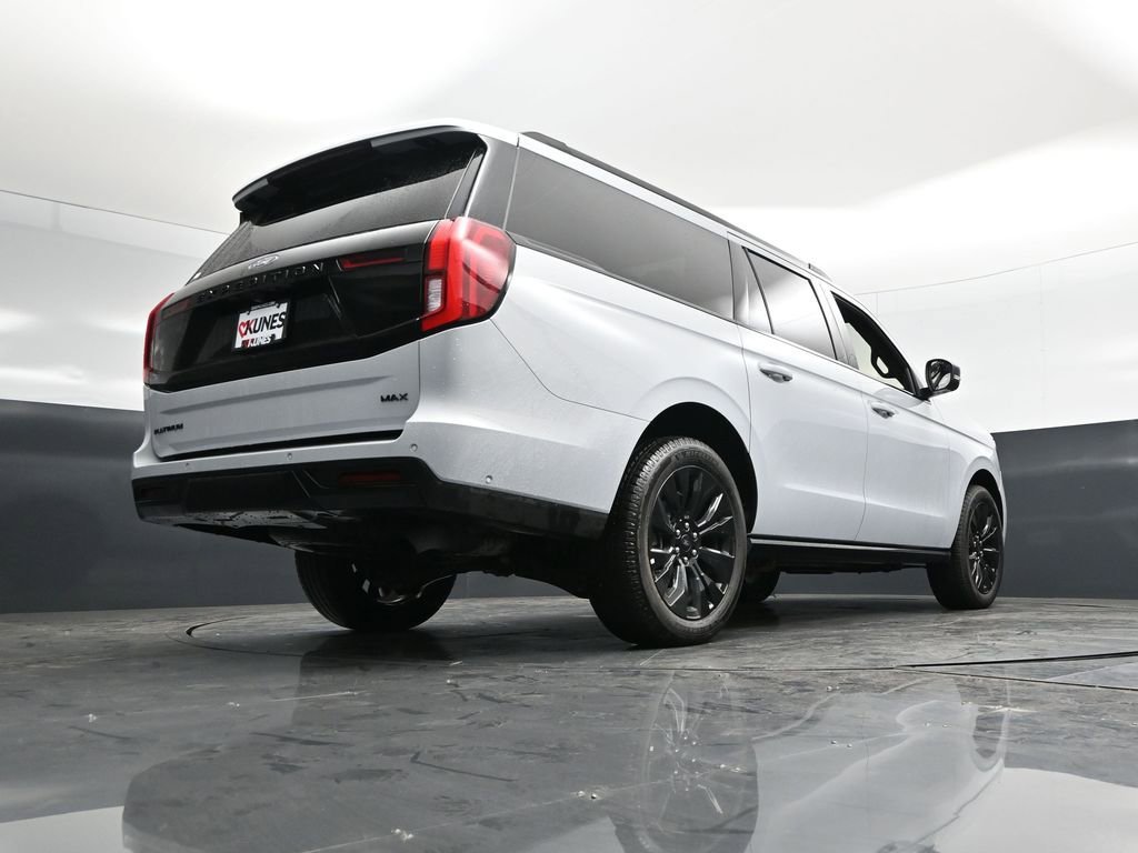 Used 2025 Ford Expedition Max Platinum w/ Stealth Appearance Package image 48