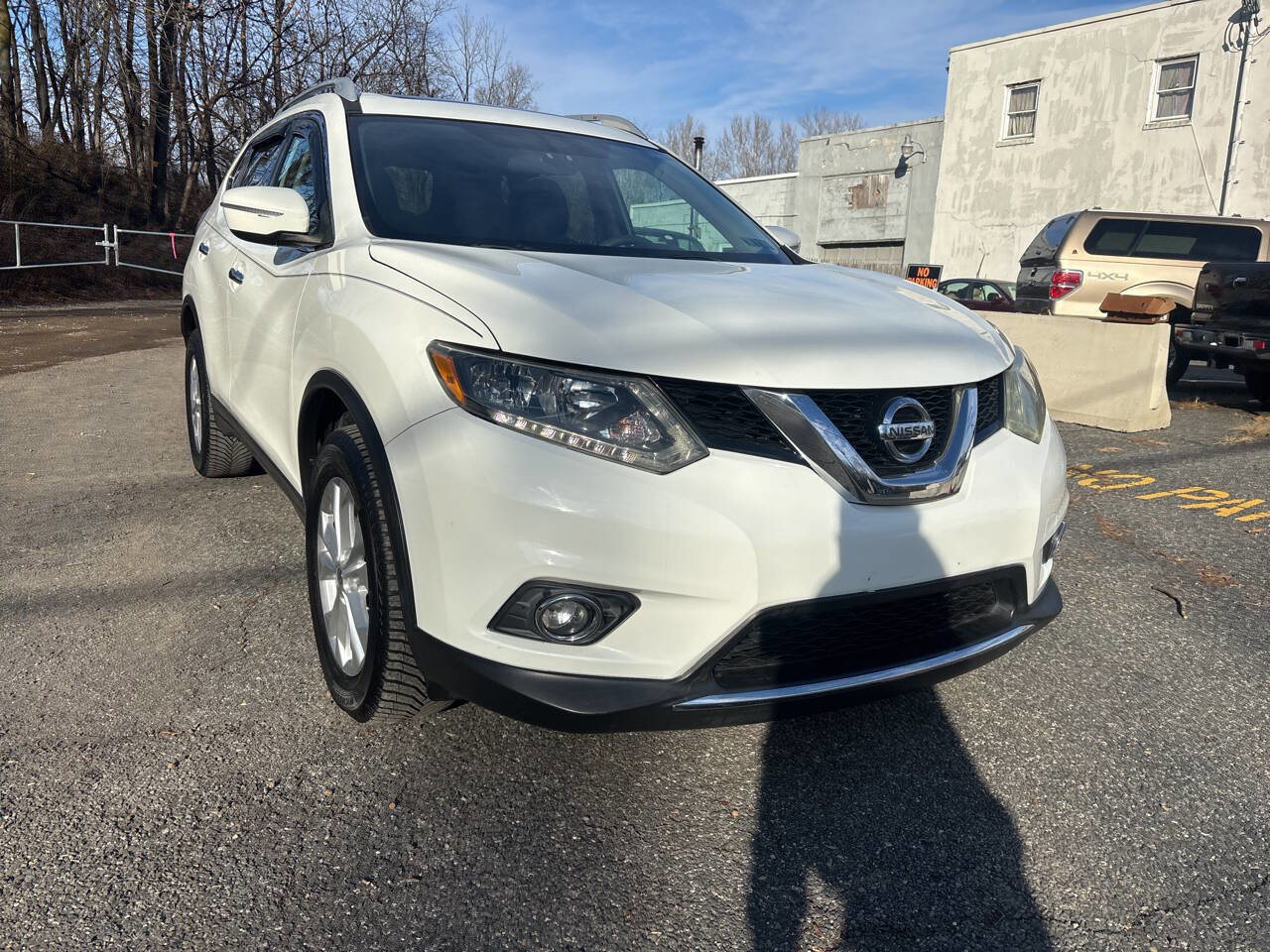 Used 2015 Nissan Rogue SV w/ SV Moonroof Package image 7
