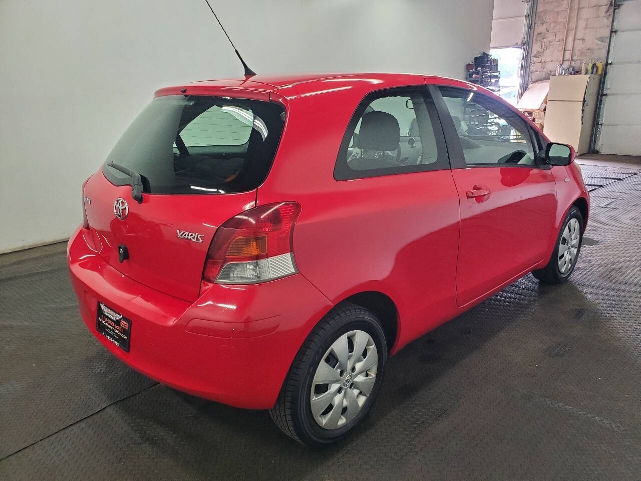 Used 2010 Toyota Yaris 2-Door Hatchback FWD image 7