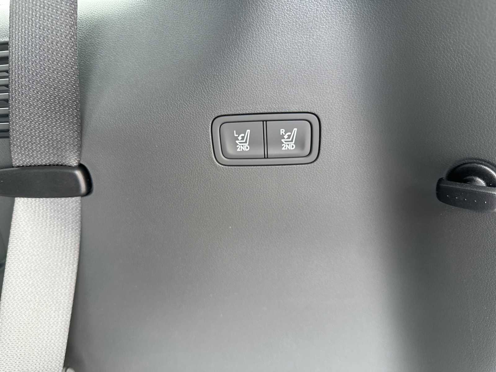 New 2026 Hyundai Santa Fe SEL FWD image 24