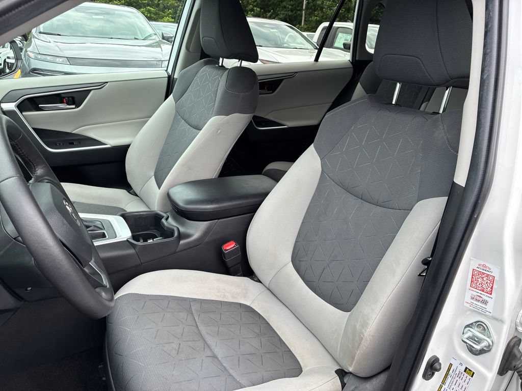 Used 2022 Toyota RAV4 XLE w/ Convenience Package AWD/4WD image 17