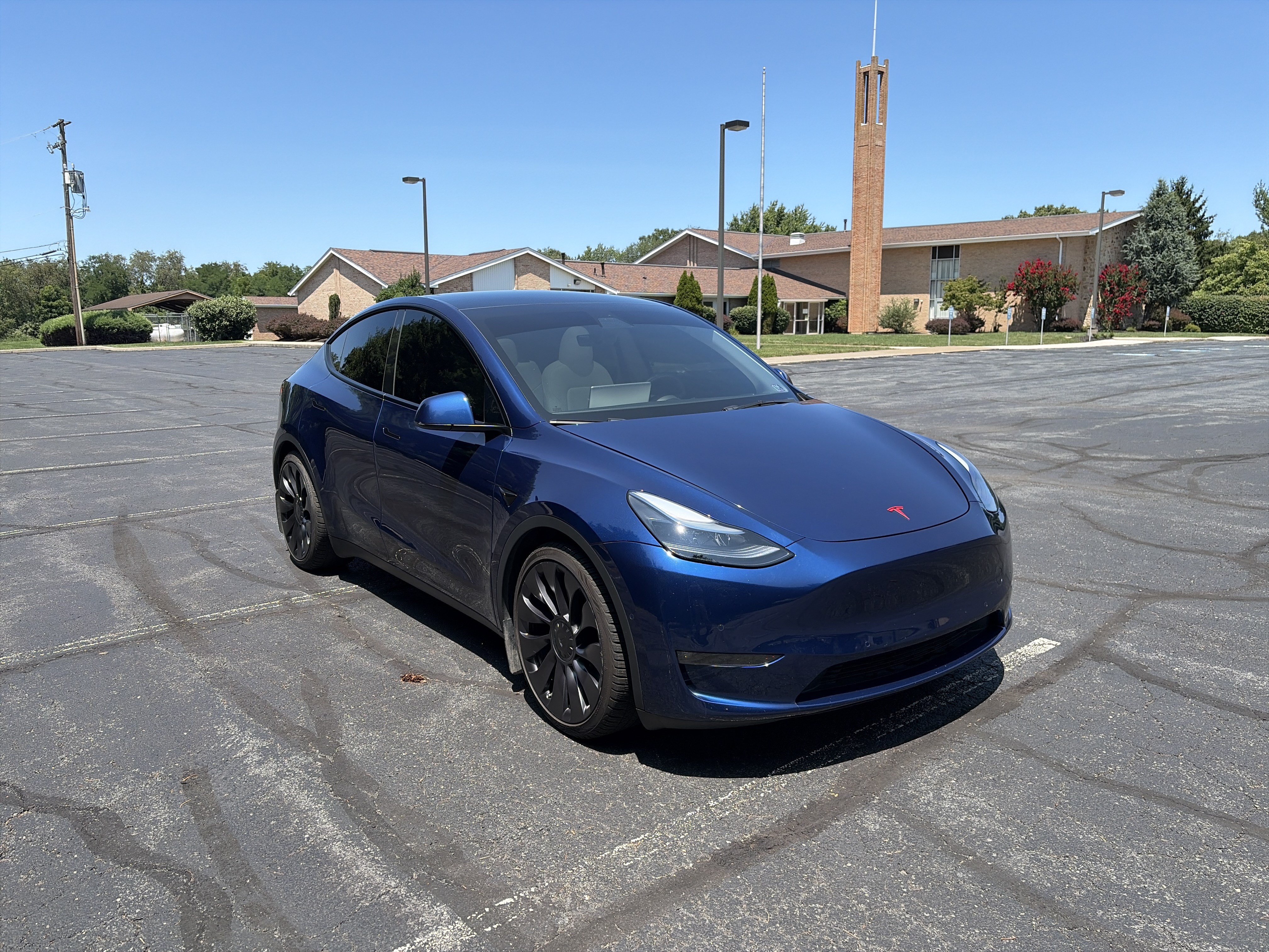 Used 2022 Tesla Model Y Performance AWD/4WD image 3