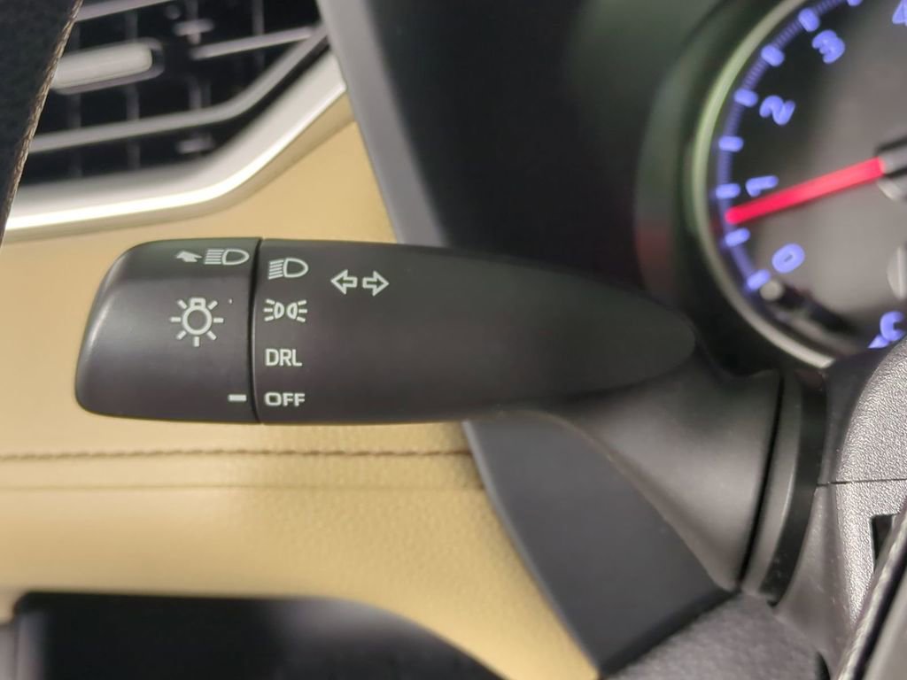 Used 2019 Toyota RAV4 LE image 25