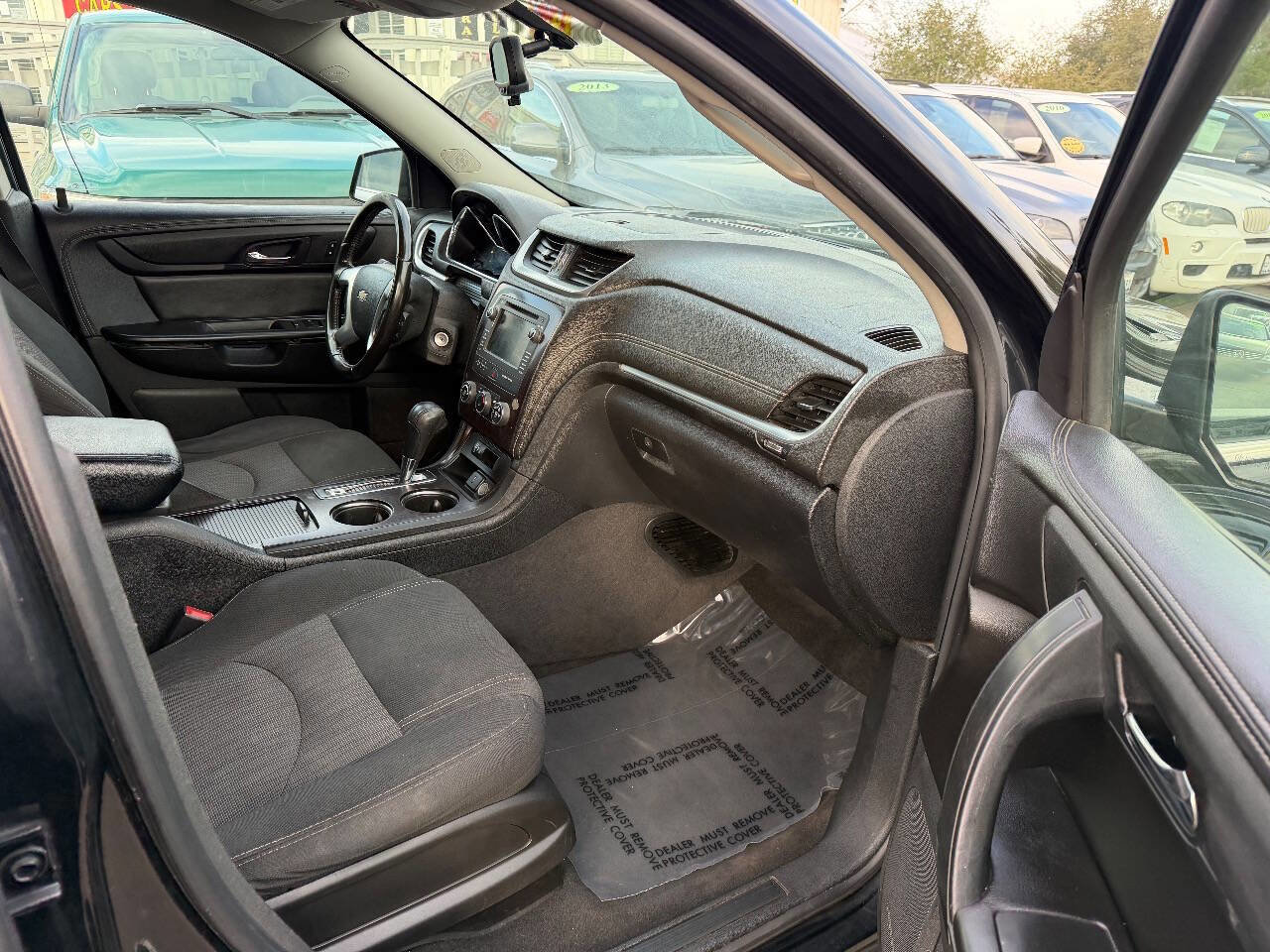 Used 2017 Chevrolet Traverse LT image 15