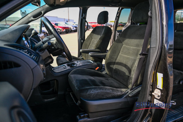 Used 2016 Dodge Grand Caravan SXT w/ UConnect Hands-Free Group FWD image 10