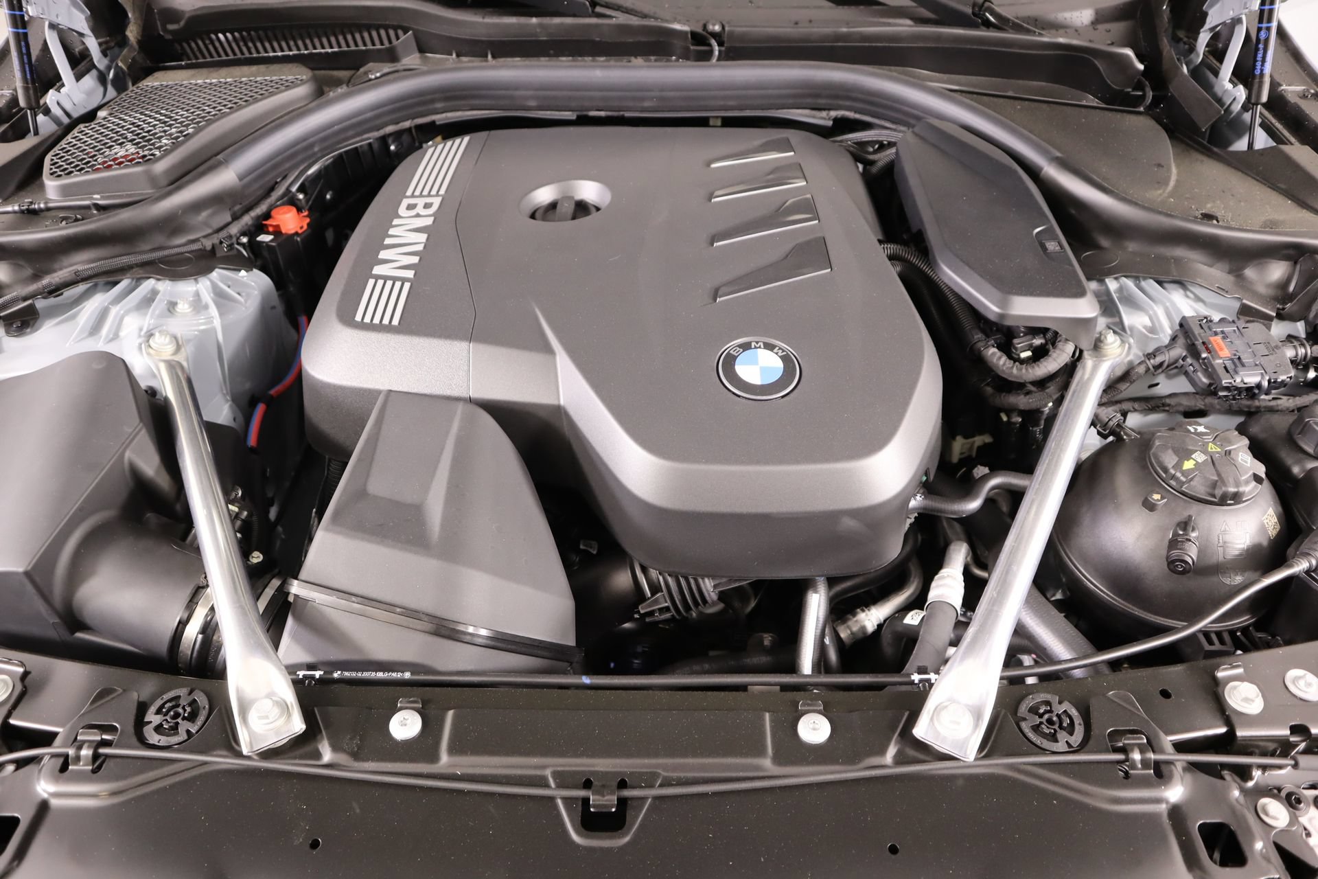 New 2026 BMW 530i xDrive w/ M Sport Package AWD/4WD image 21