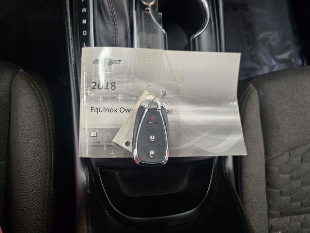 Used 2018 Chevrolet Equinox LT FWD image 25