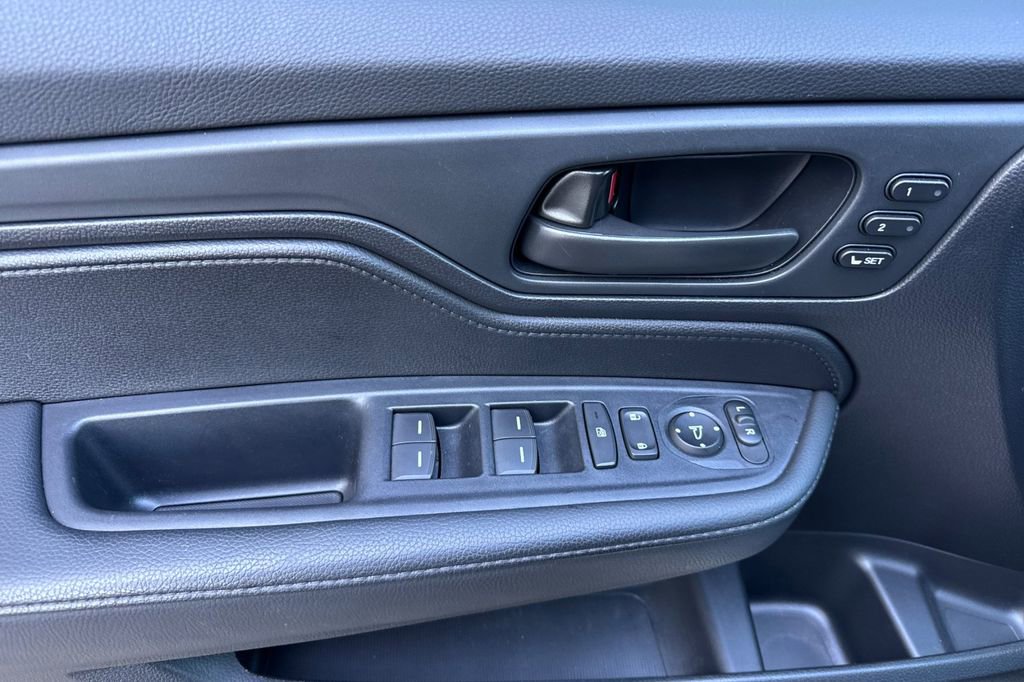 Certified 2025 Honda Odyssey Sport-L image 15