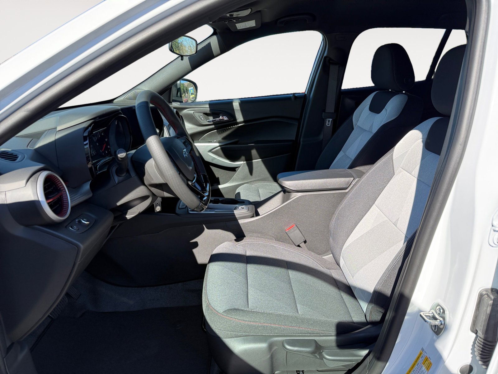 New 2026 Chevrolet Trax RS w/ Driver Confidence Package image 10