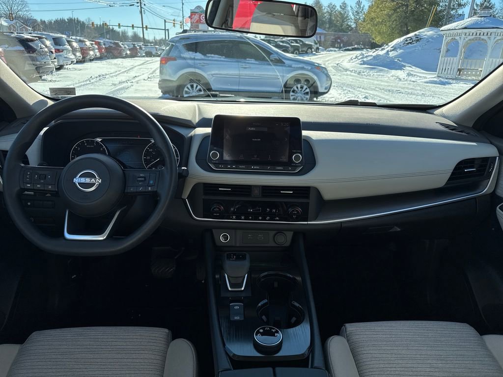 Used 2023 Nissan Rogue SV image 13