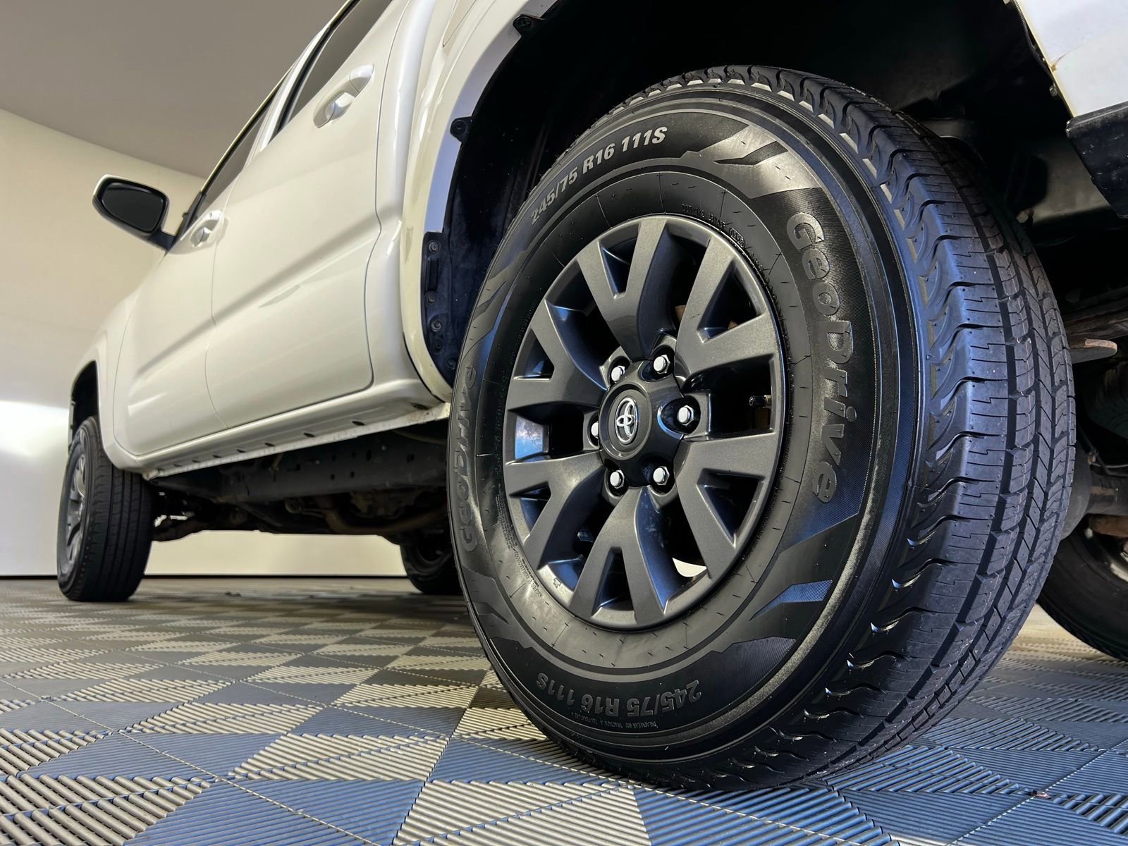 Used 2020 Toyota Tacoma SR image 23