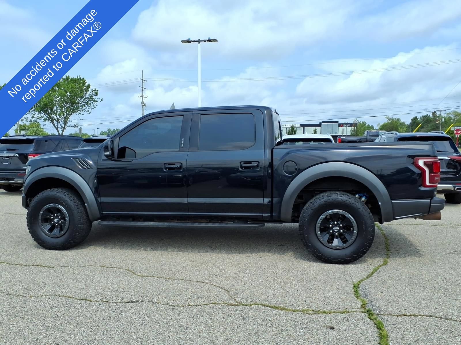 Used 2017 Ford F150 Raptor w/ Equipment Group 802A Luxury AWD/4WD image 8