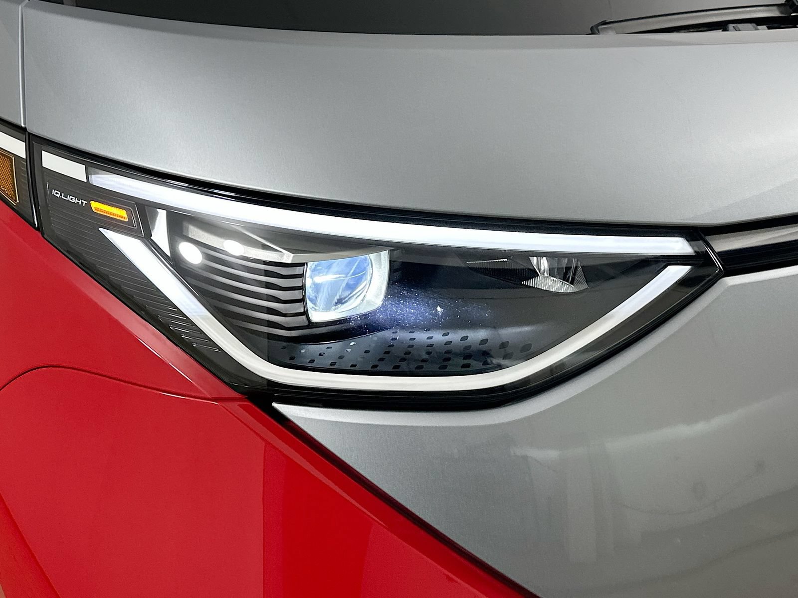 New 2025 Volkswagen ID. Buzz Pro S Plus AWD/4WD image 9